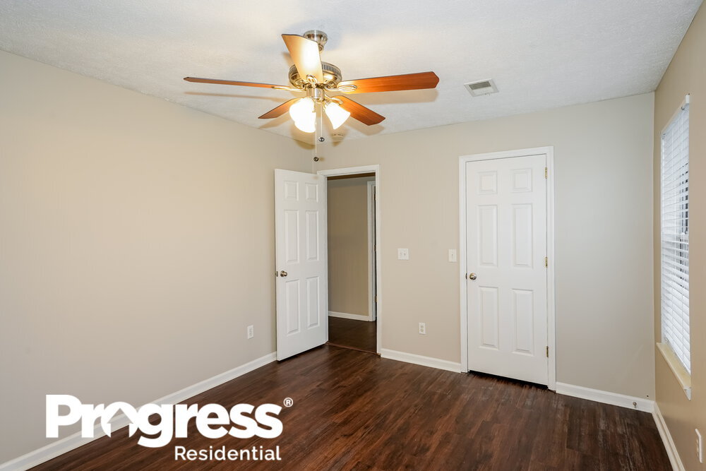 Building Photo - 5132 Pebble Creek Dr