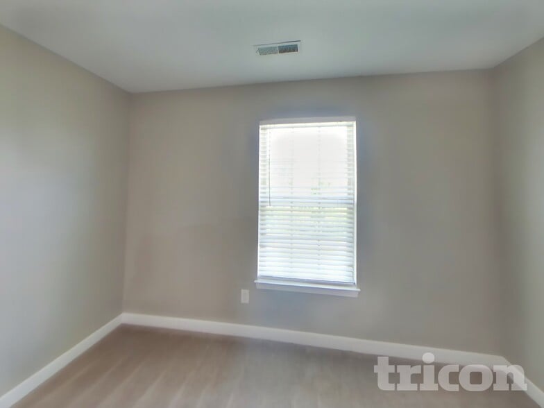 Building Photo - 733 Merrifields Dr
