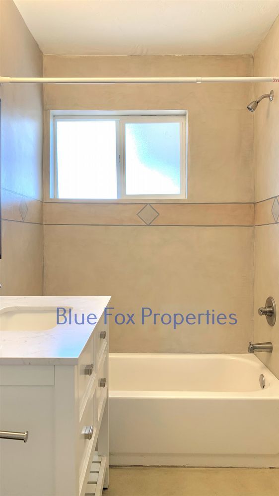 Building Photo - 602 N Palo Verde Blvd