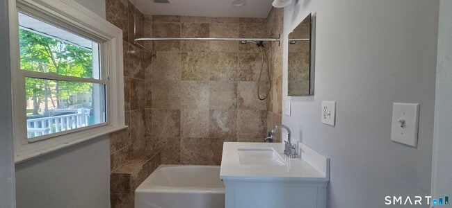 Building Photo - 48 Elmwood Ave