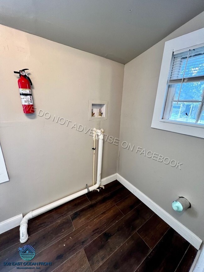 Building Photo - Beautiful 2 bedroom / 1 bathroom home now available for rent!