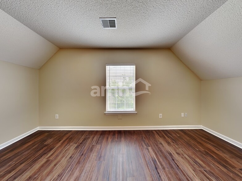 Building Photo - 423 Beverly Dr