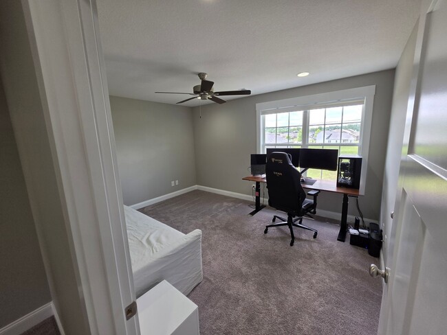 Building Photo - 3/2.5 home in beautiful Jonesborough