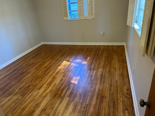 Building Photo - Home for Rent in Arlington 4-Bedroom, 2.5 ...