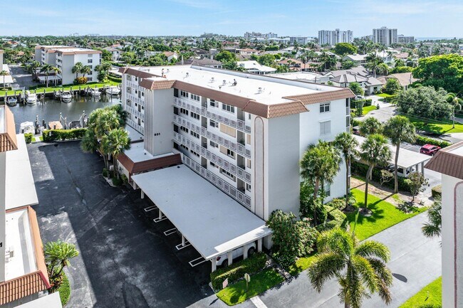 Building Photo - 931 Gardenia Dr