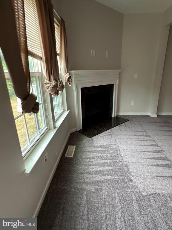 Building Photo - 2003 Exposition Dr