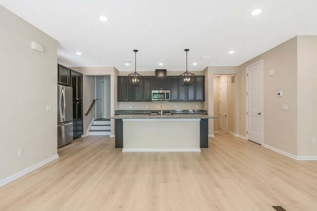 Building Photo - 219 Myrtle Rd