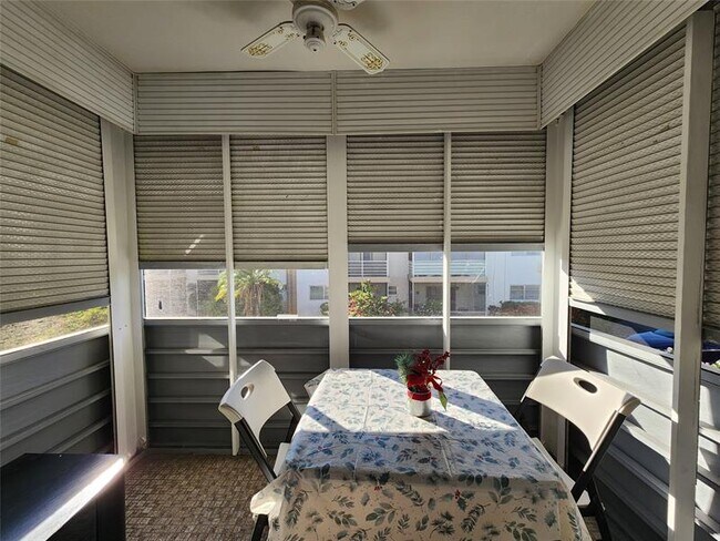 Building Photo - 17090 NE 14th Ave