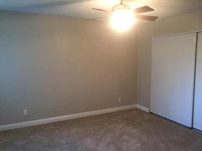 master bedroom - 2938 N 61st Pl
