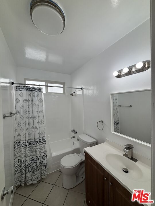 Building Photo - 1226 Armacost Ave