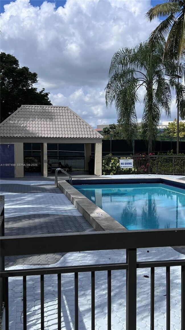 Building Photo - 8215 Lake Dr