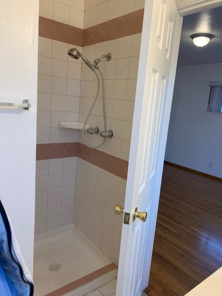 Building Photo - 315 N Abbott Ave