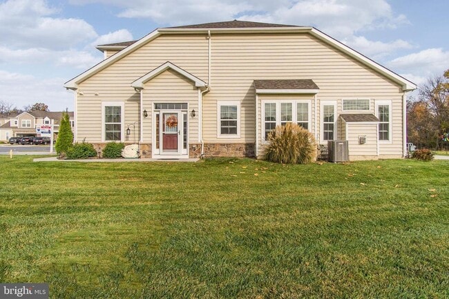 Building Photo - 20248 Huntington Ct