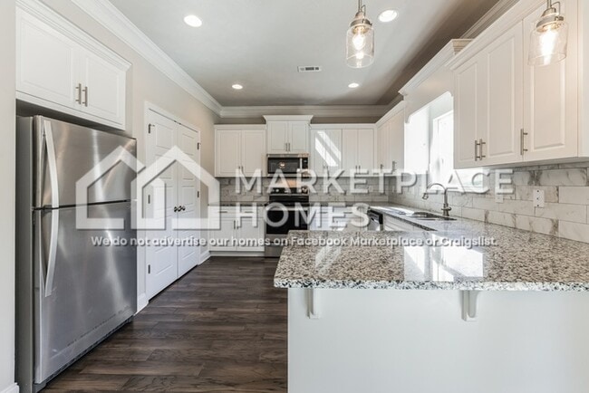 Building Photo - 750 Holderness Ct