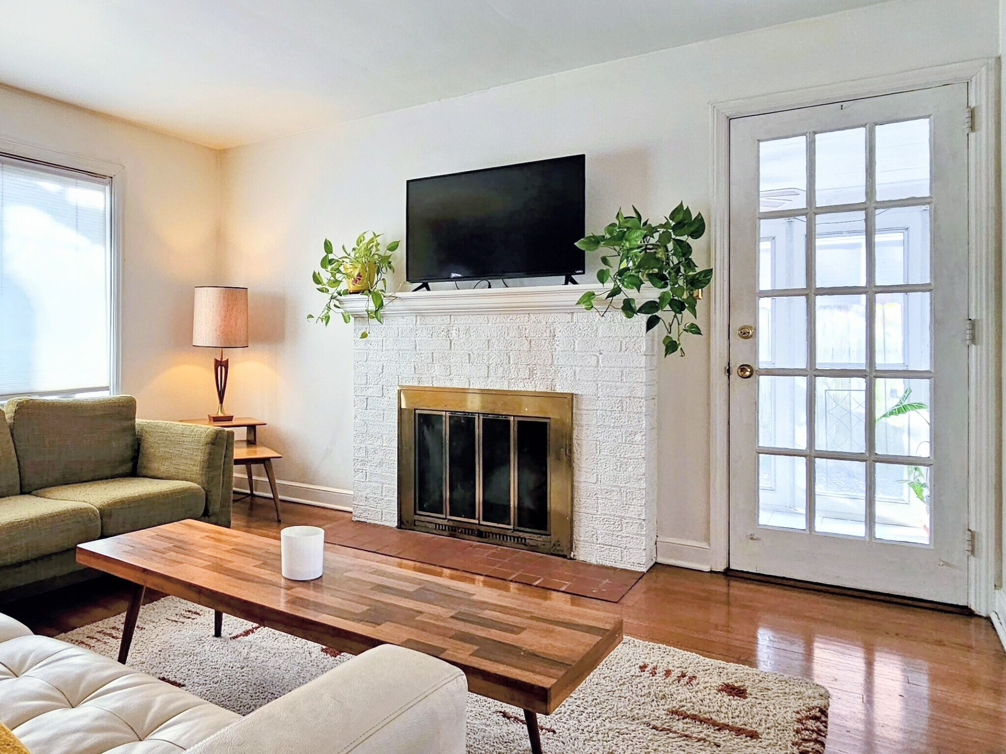 Building Photo - 947 Janet Ave