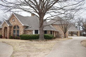 Building Photo - 850 Ginger Ct