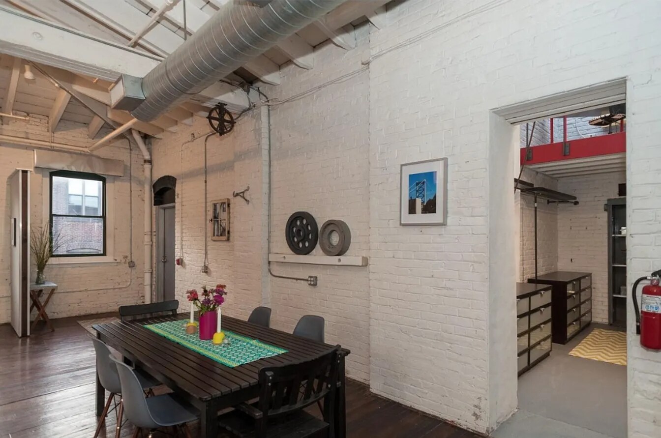 Building Photo - 429 N 13th St