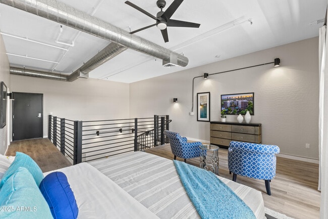 Building Photo - 914 E Osborn Rd