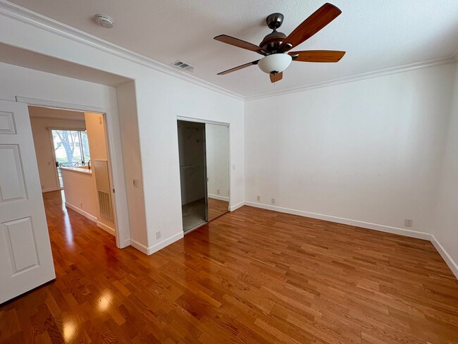Building Photo - 445 Milan Dr