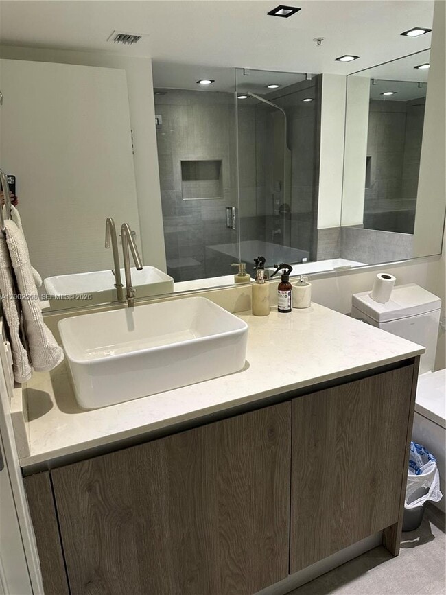 Building Photo - 650 West Ave