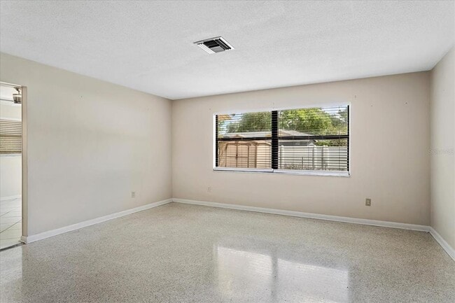 Building Photo - 6513 Stockbridge Ave