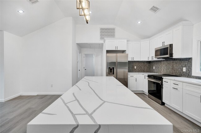 Building Photo - 7 Weinmann Blvd