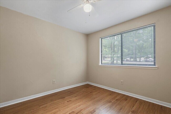 Building Photo - 3208 Ginger Dr
