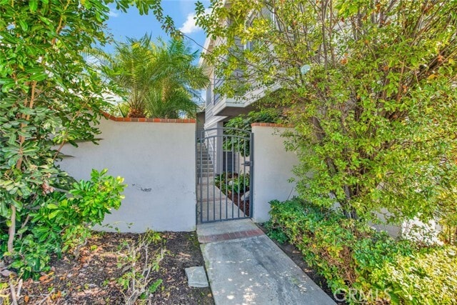 Building Photo - 804 Gardenia Way