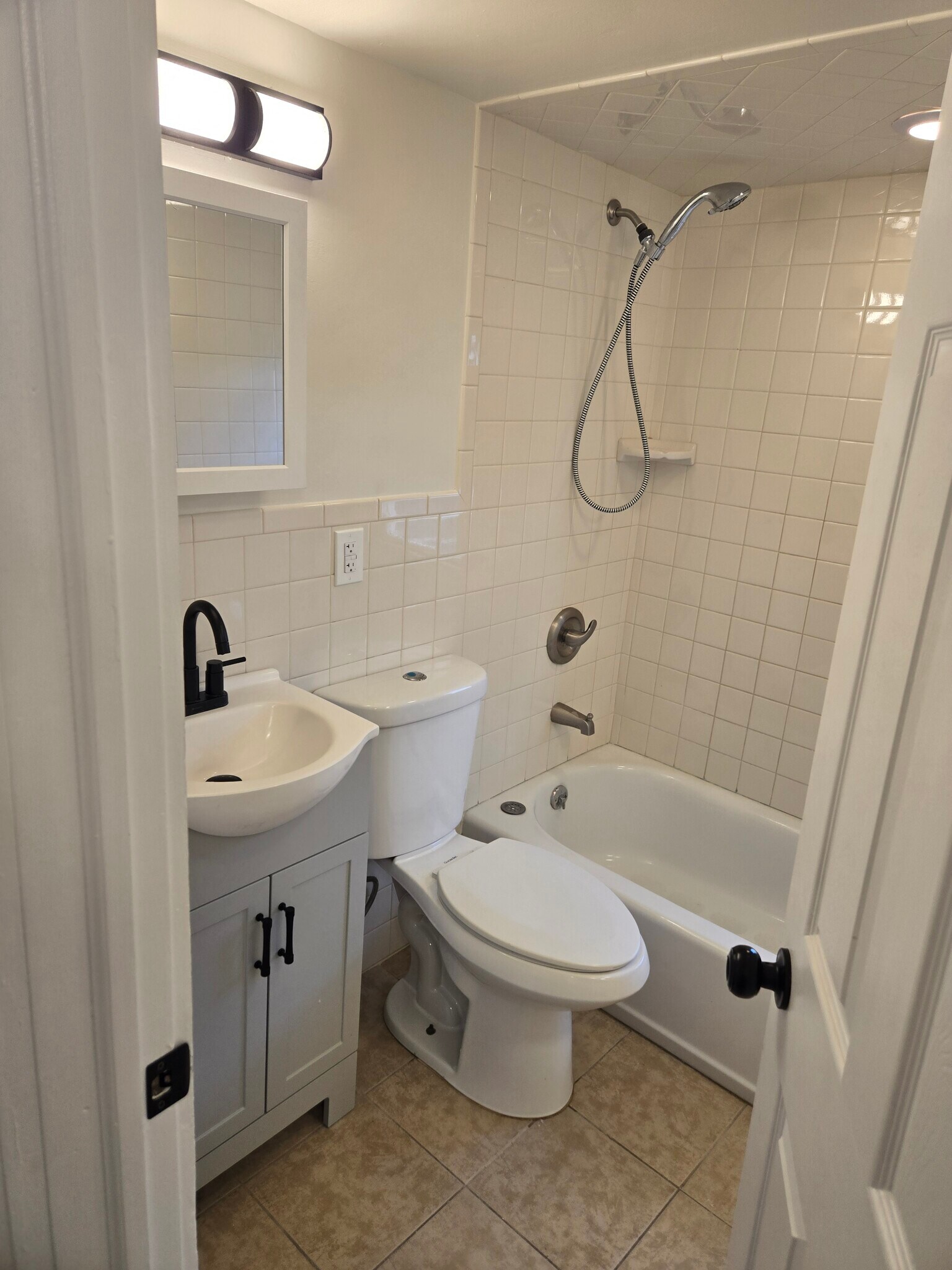 Bathroom from hall - 19 Ballston St