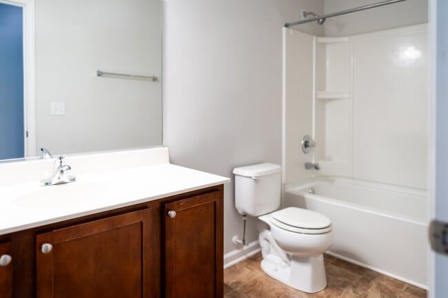 Building Photo - 237 Medford Dr