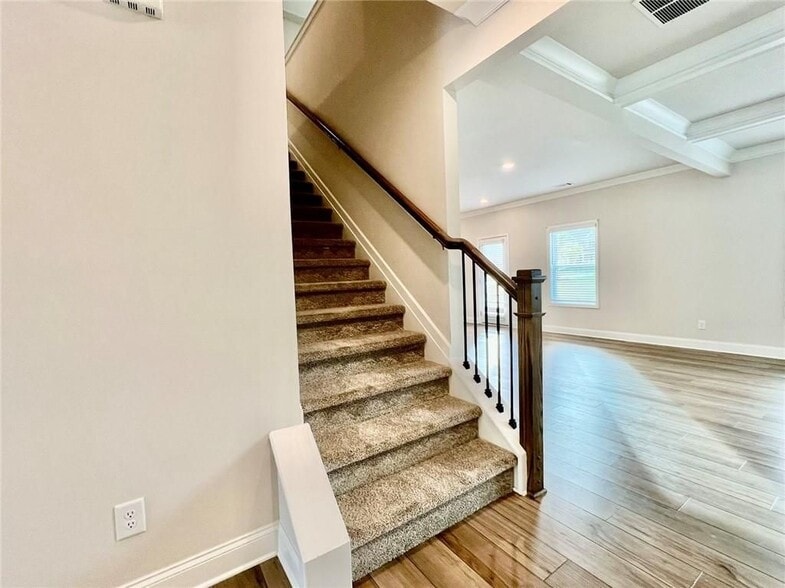 Building Photo - 1702 Dover Creek Ln