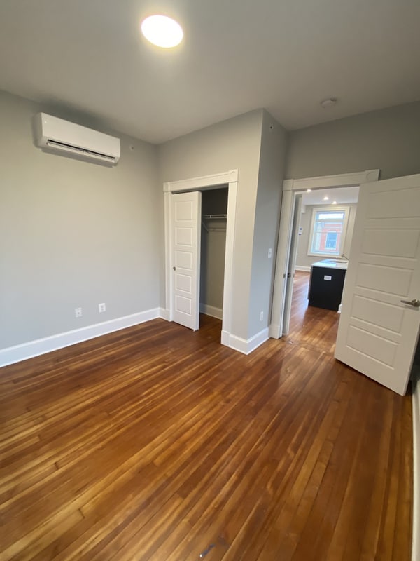 Building Photo - 911 S Ellwood Ave