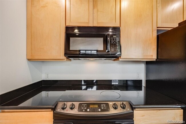 Building Photo - 275 S Harrison St