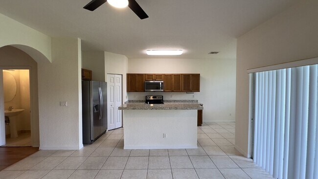 Building Photo - 3042 Grandiflora Dr