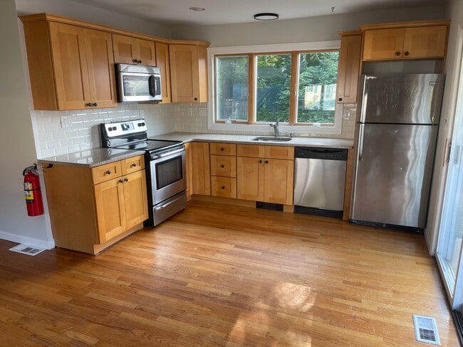 Kitchen - 65 Washington Rd