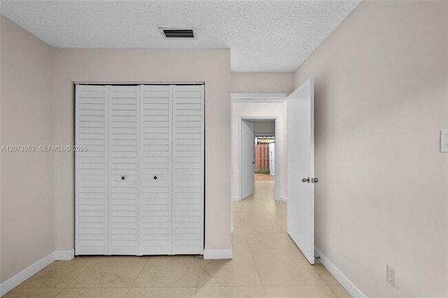 Building Photo - 330 NW 114th Ave
