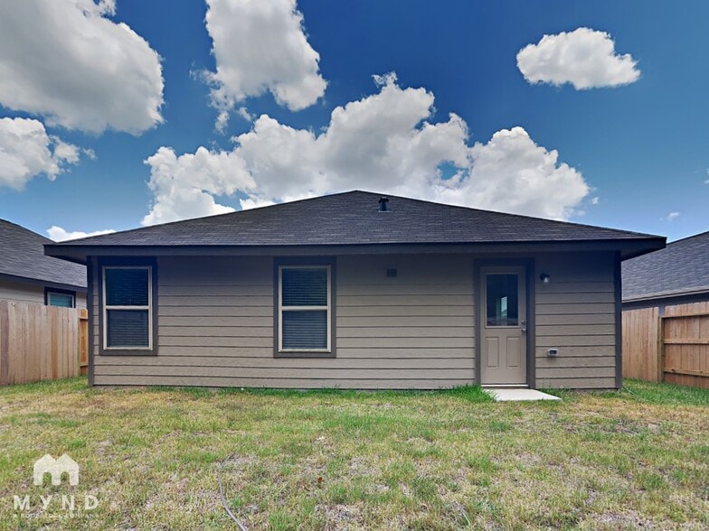 Building Photo - 17584 Rosewood Manor Ln