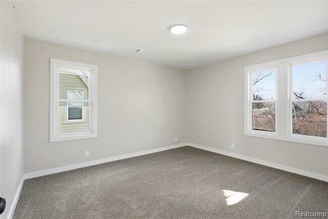 Building Photo - 14615 Winthrop St