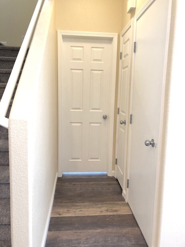 Building Photo - Spacious 2-Story Home with Oversized Beds ...