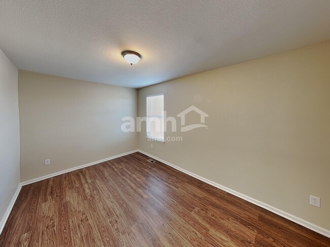 Building Photo - 451 Baler Ct