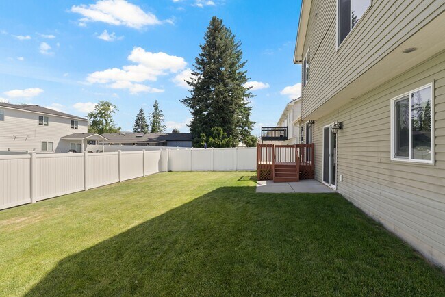 Building Photo - 1610 N Corbin Ln
