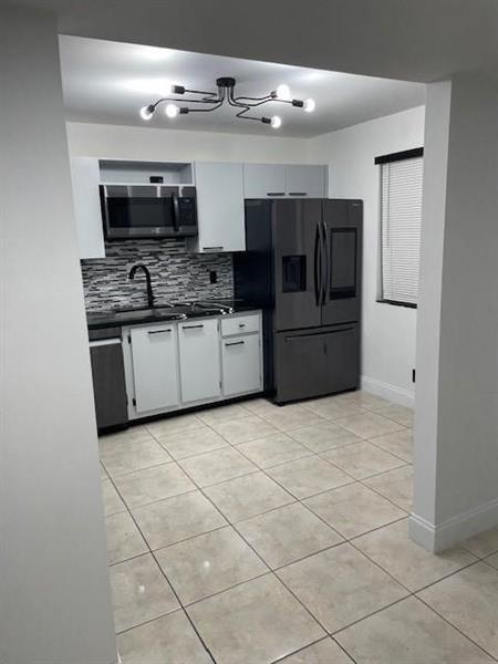 Building Photo - 380 Racquet Club Rd