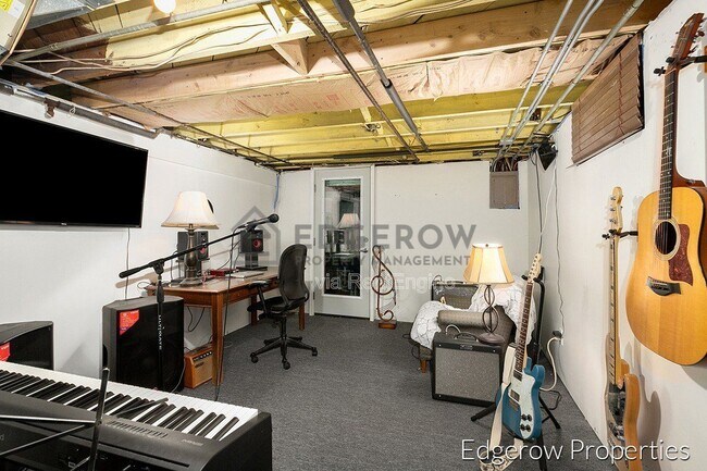 Building Photo - 1640 Wendler Ave SW