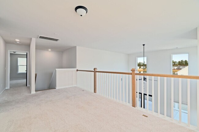 Building Photo - Elegant & Spacious Home in Summerville’s Cane Bay Community