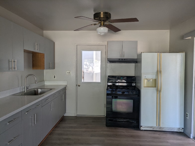 Building Photo - 1465 W Prince Rd