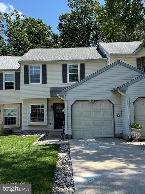 Building Photo - 1070 Baywood Dr
