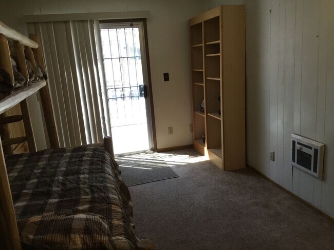 Building Photo - Big Bear Lake- 2 Bedroom 2 Bath Cabin