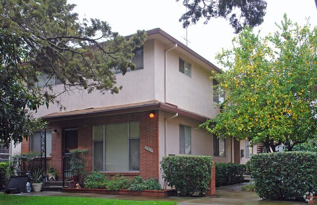 Primary Photo - 2309 Castro Way