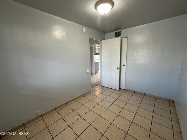 Building Photo - 2907 N Castro Ave