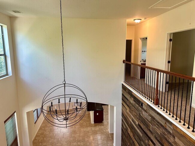 Building Photo - 7233 Menchaca Rd